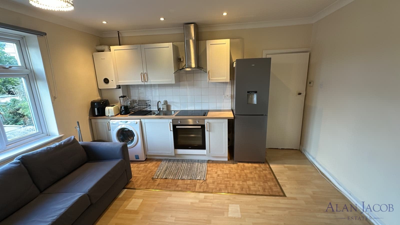2 Bedroom Flat in New Malden