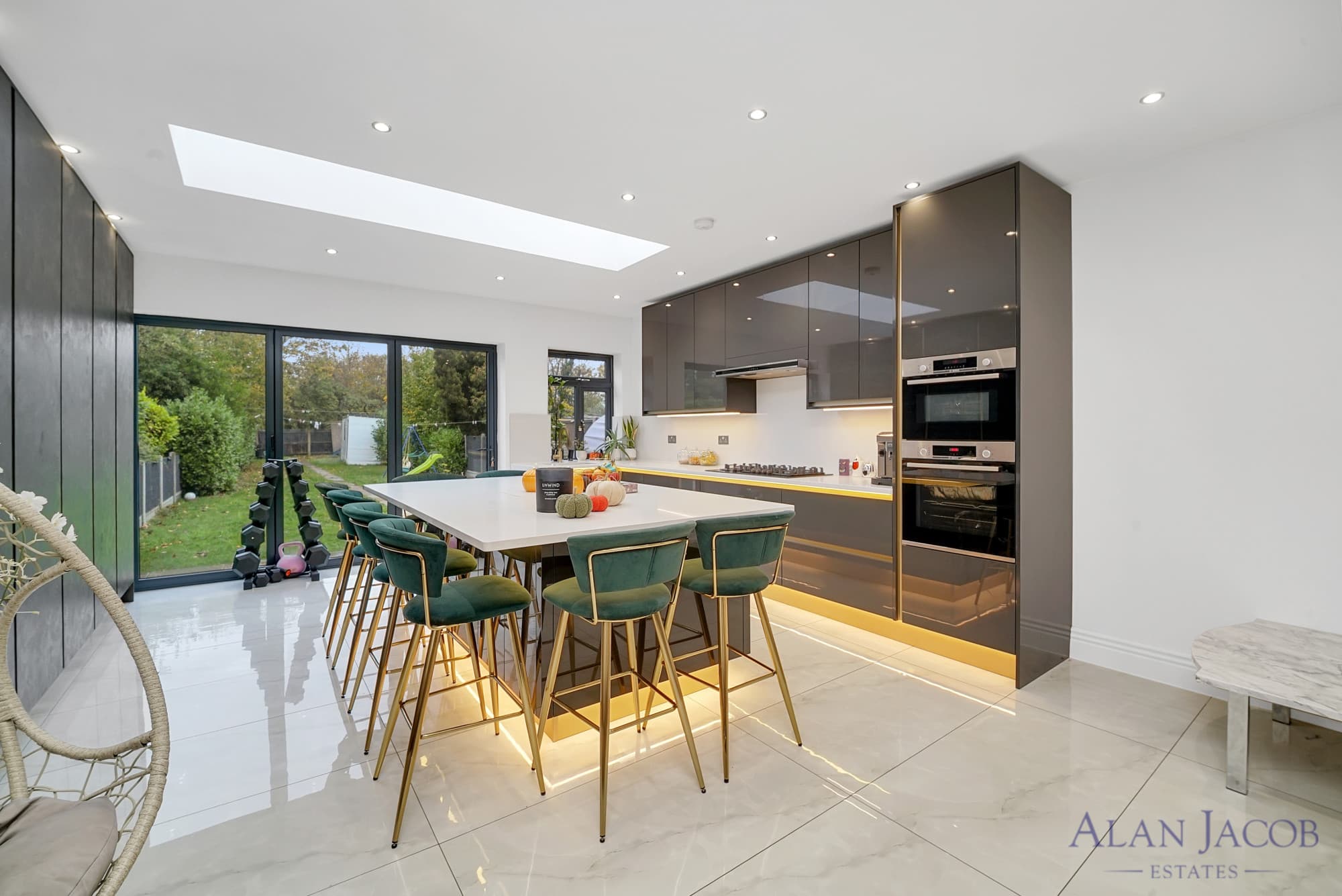 3 Bedroom House in Romford